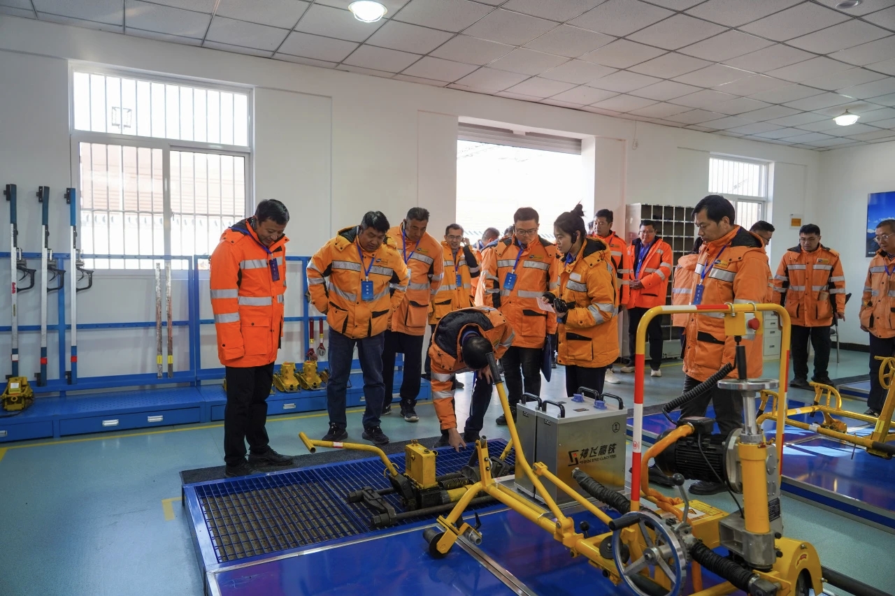 徐兰站打磨培训